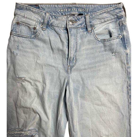 American Eagle Strigid Ripped Mom Jeans in Light Wash Size 4 - Picture 2 of 9